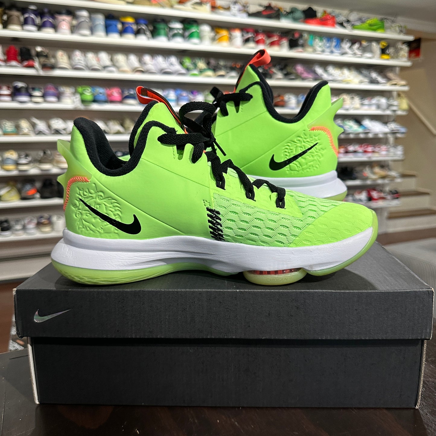 *USED* Nike LeBron Witness 5 Lime Glow (size 8.5)