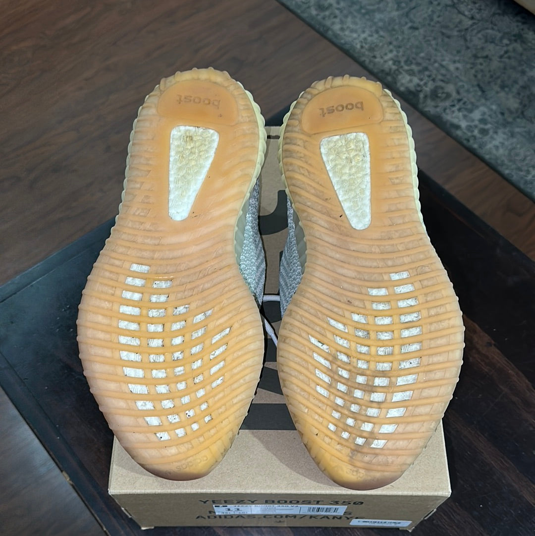 *USED* Yeezy Boost 350 v2 Citrin size 11