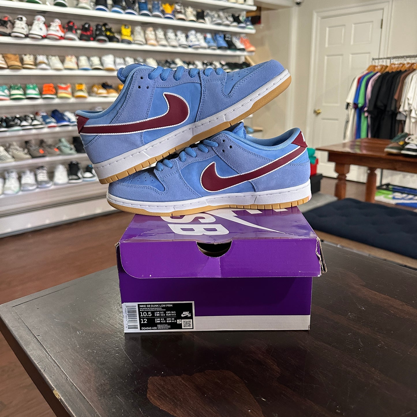 *USED* Dunk SB Low Phillies (SIZE 10.5)
