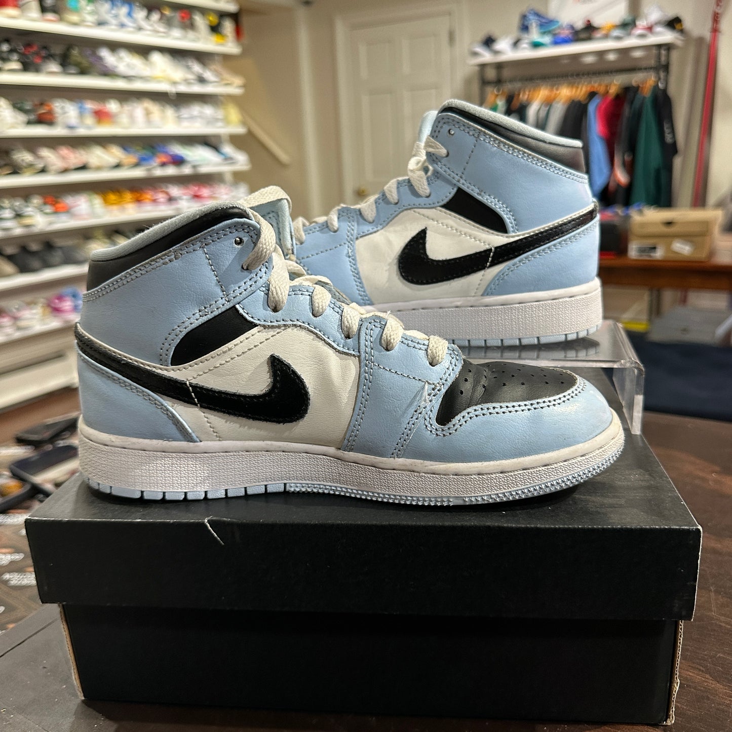 *USED* Air Jordan 1 Mid Ice Blue (size 4.5Y)