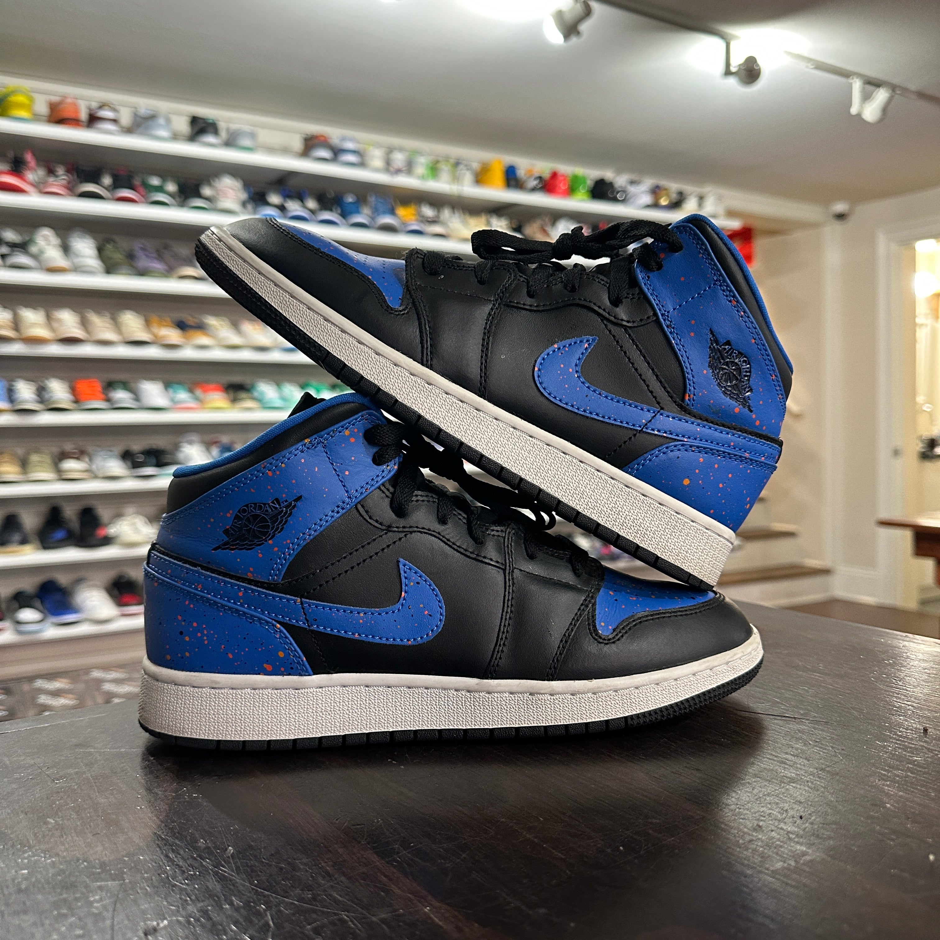 USED Jordan 1 Mid Royal Paint Splatter size 7Y Sports Connection