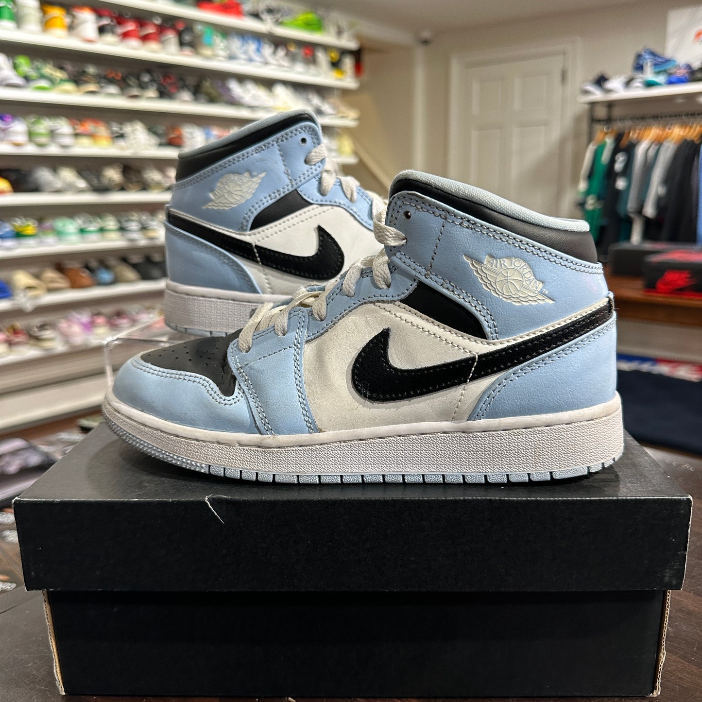 *USED* Air Jordan 1 Mid Ice Blue (size 4.5Y)