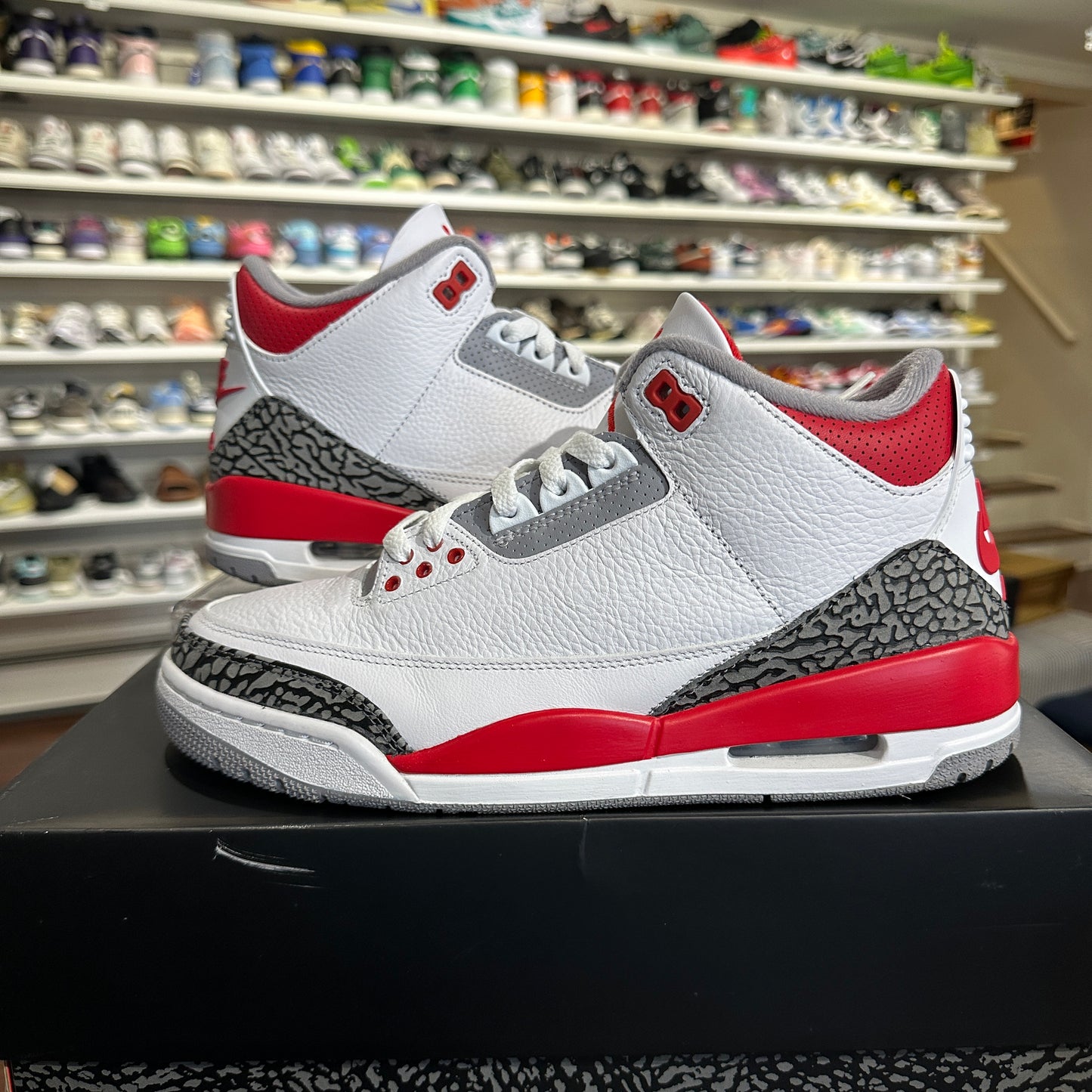 *USED* Air Jordan 3 Fire Red (size 9)