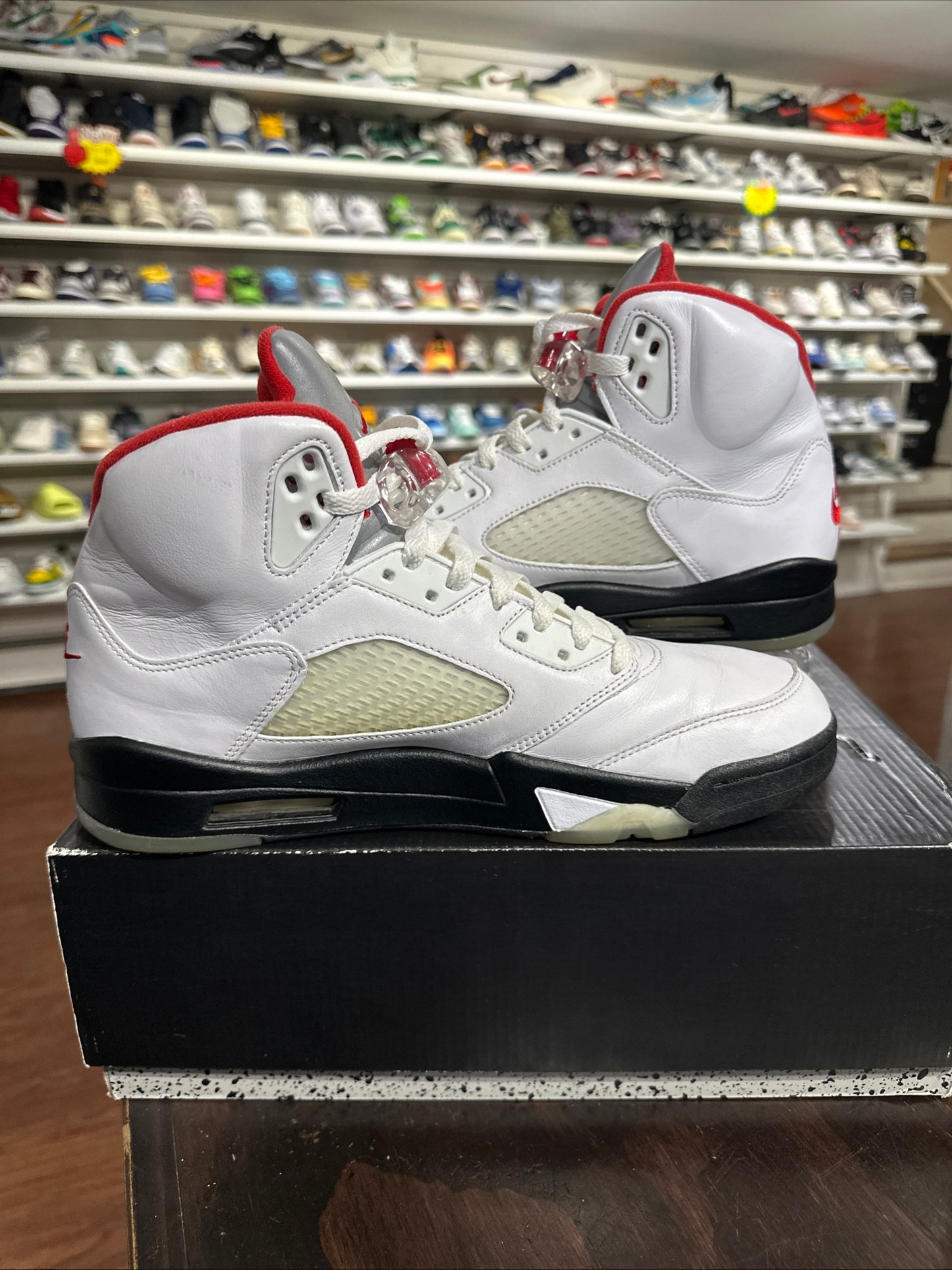 *USED* Jordan 5 Fire Red (size 10)