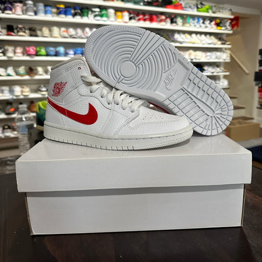 *NEW WITH DEFECTS*Jordan 1 Mid White University Red (Size 5Y)