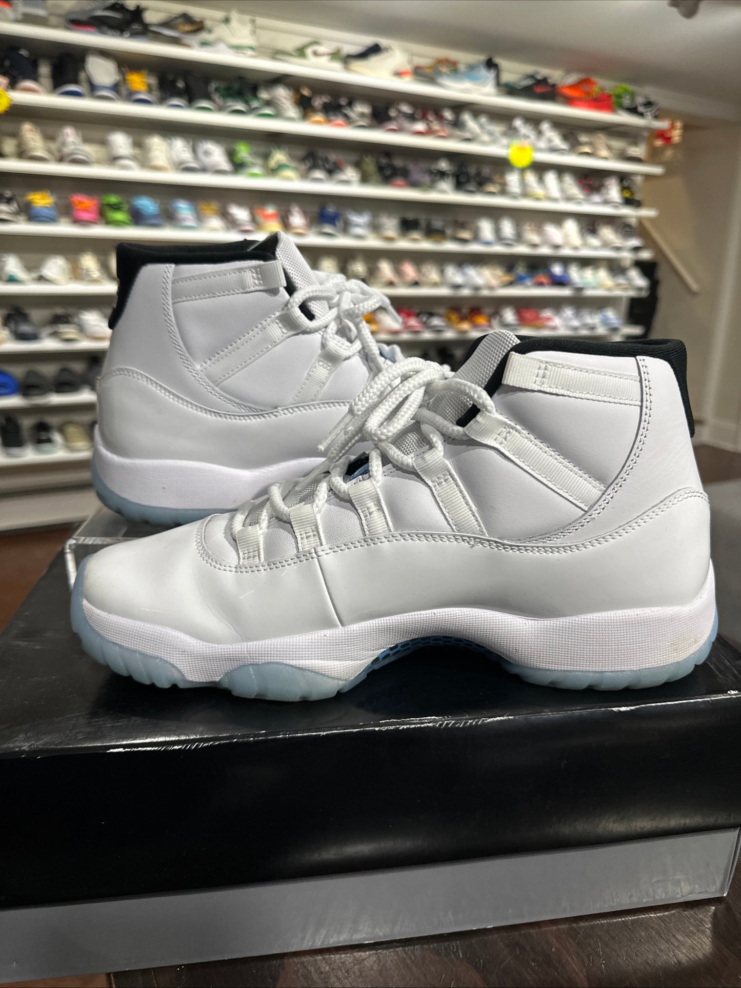 *USED* Jordan 11 Columbia (Size 10)