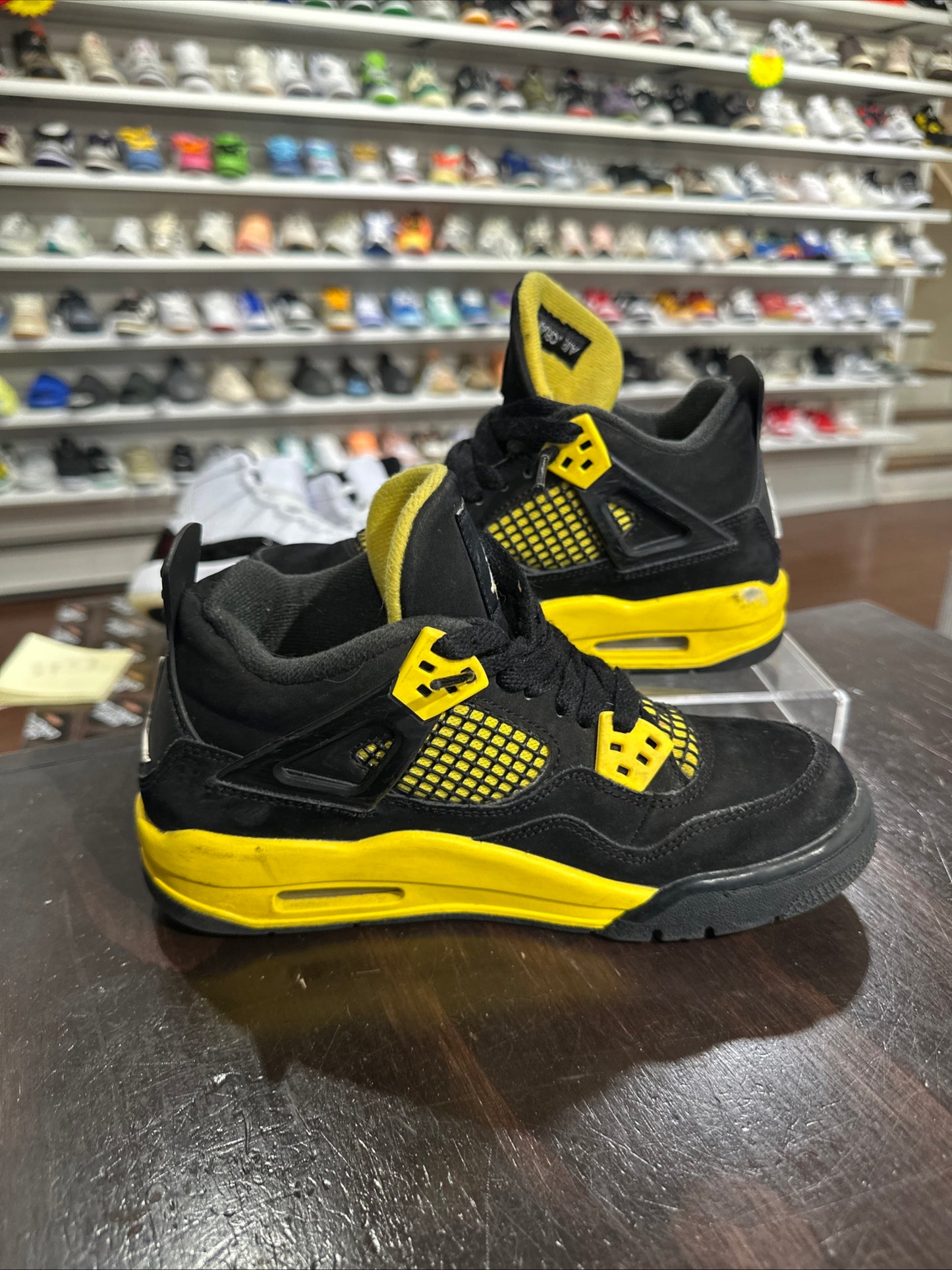 *USED* Air Jordan 4 Thunder (size 4Y) NO BOX