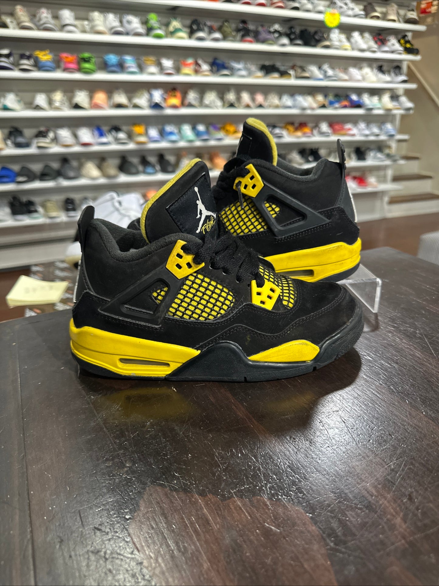 *USED* Air Jordan 4 Thunder (size 4Y) NO BOX