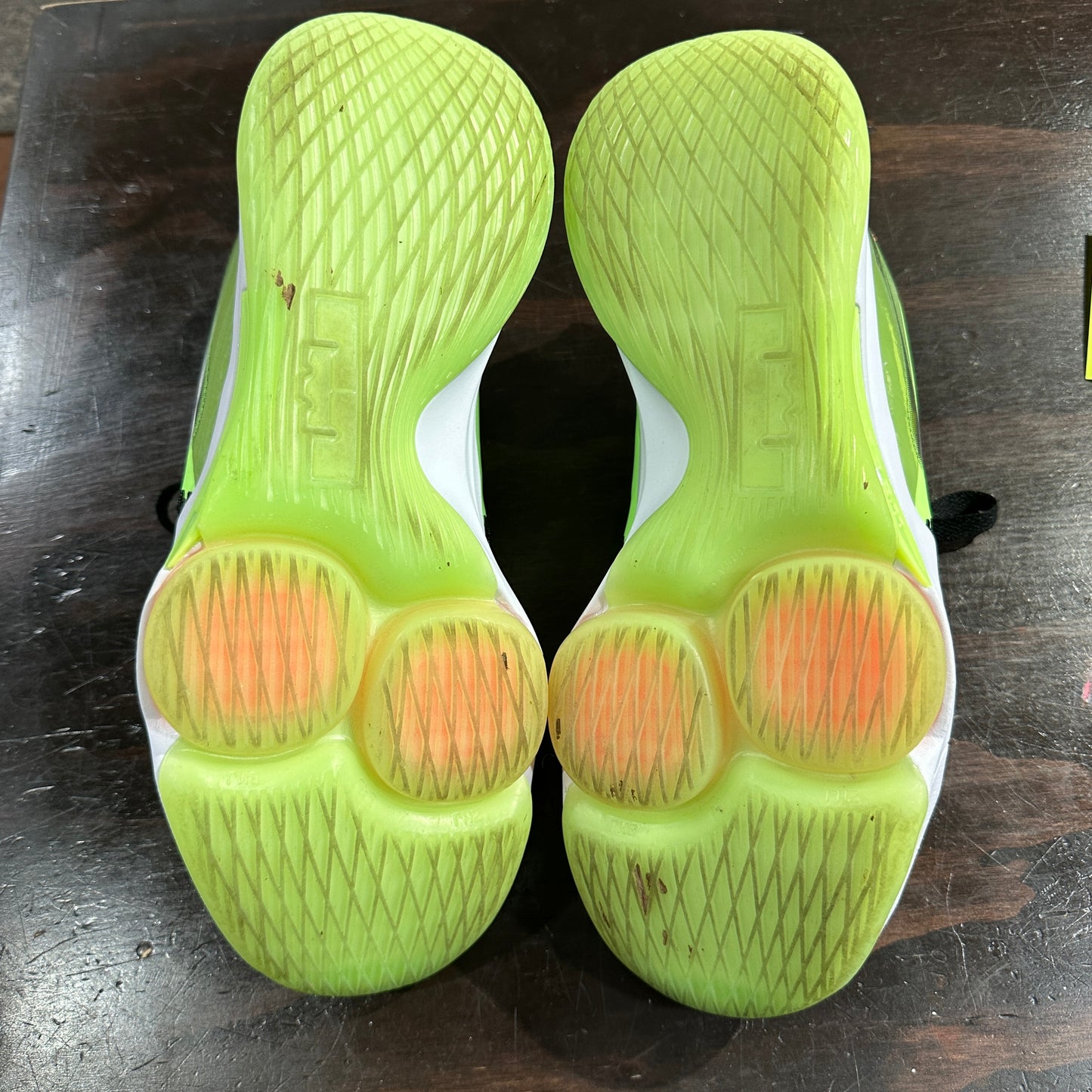 *USED* Nike LeBron Witness 5 Lime Glow (size 8.5)