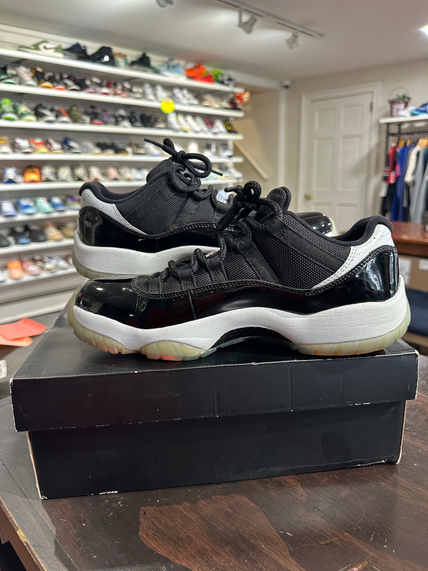 *USED* Air Jordan 11 Low Infrared (Size 8.5)