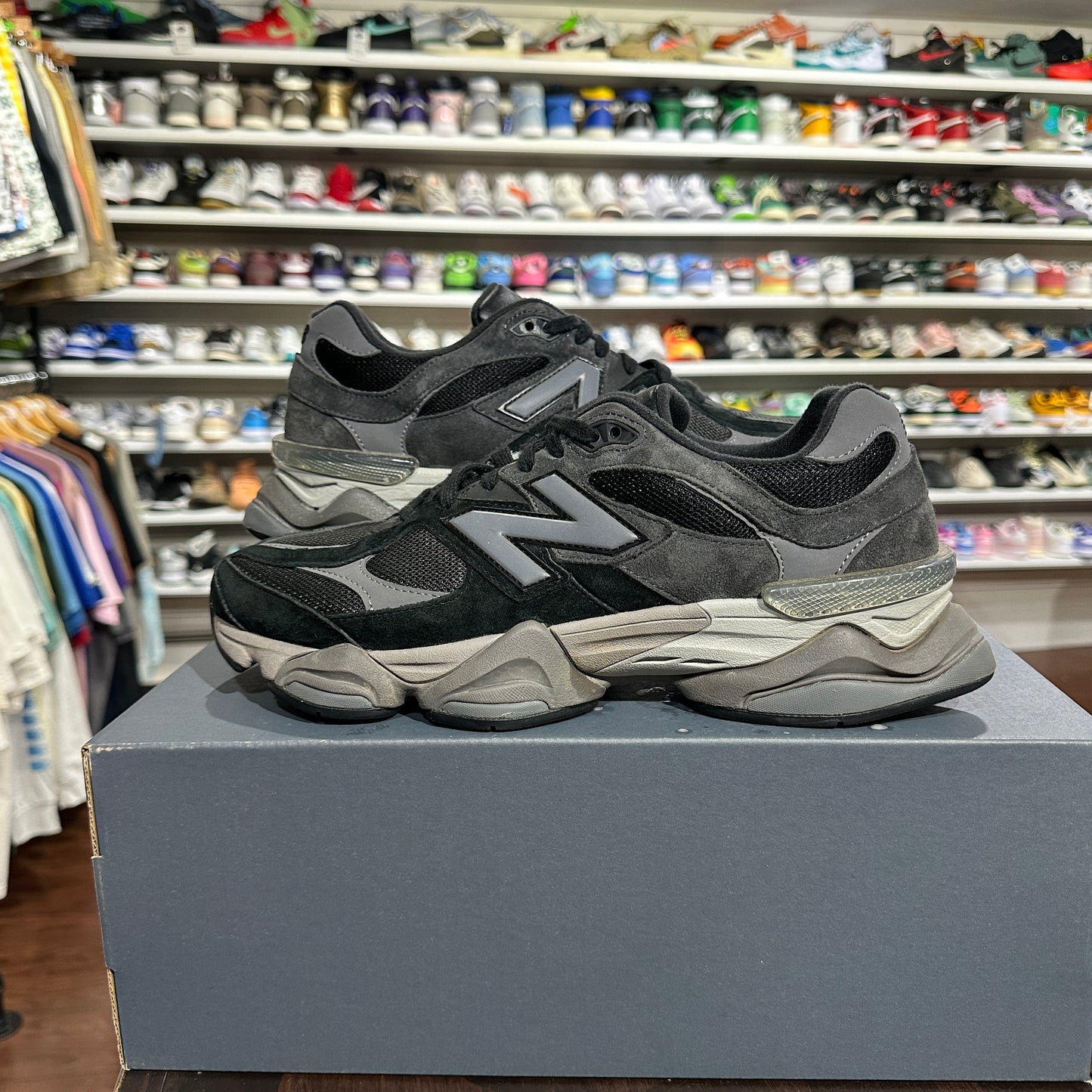 *USED* New Balance 9060 Black Castlerock Grey (SIZE 11)