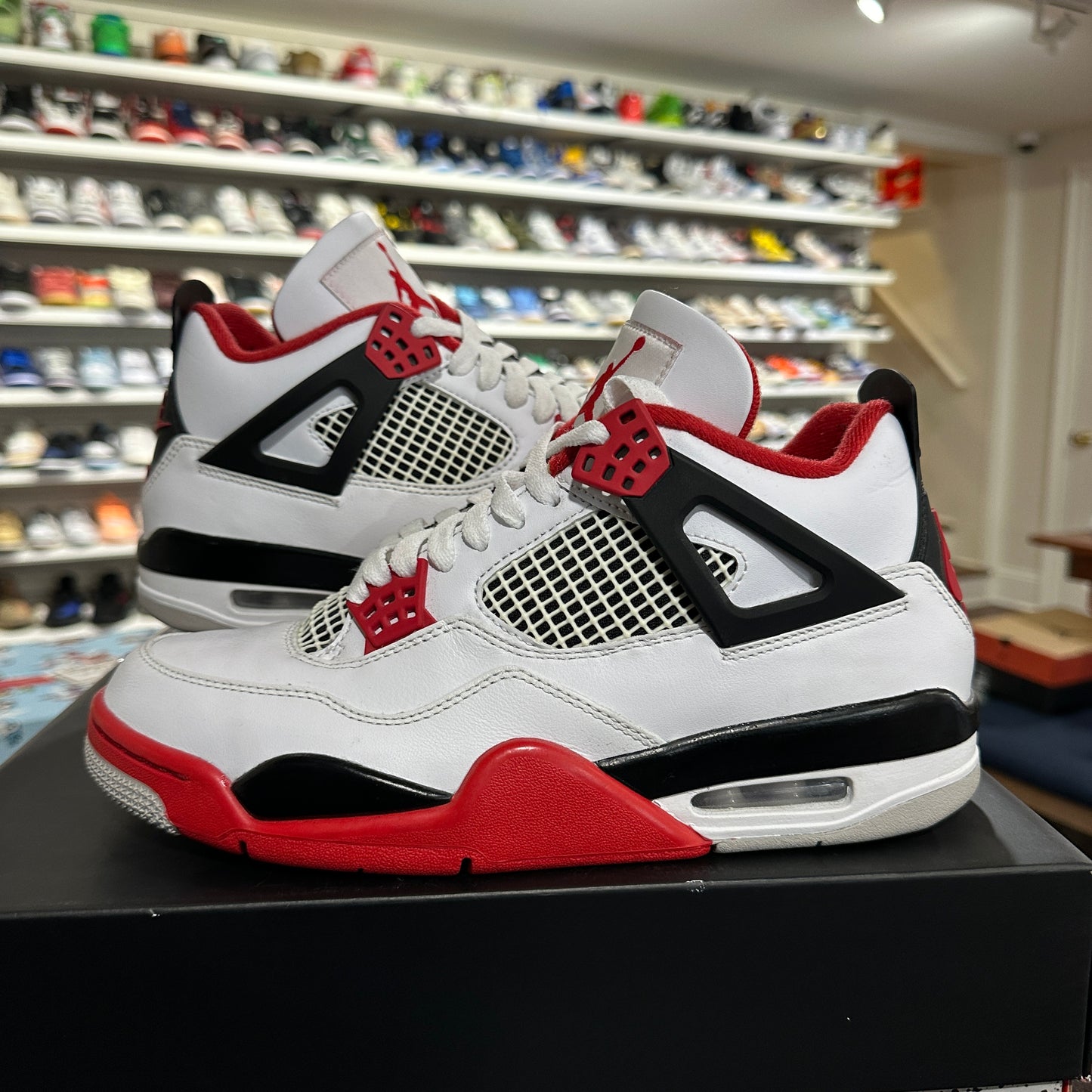 *USED* Air Jordan 4 Fire Red (size 8)
