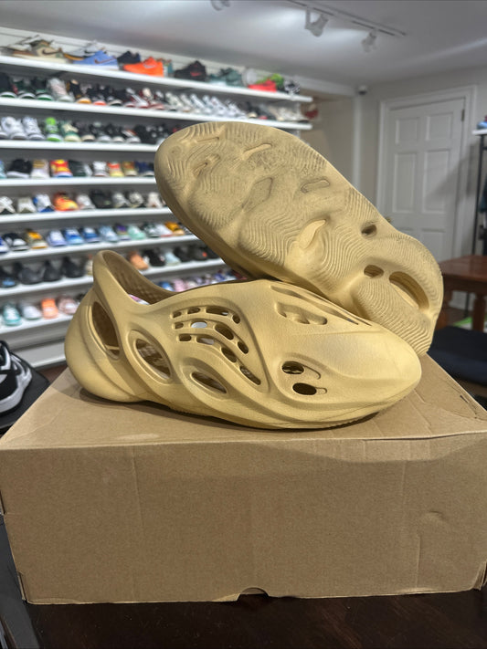 *USED* Yeezy Foam Rnnr Desert Sand (SIZE 13)
