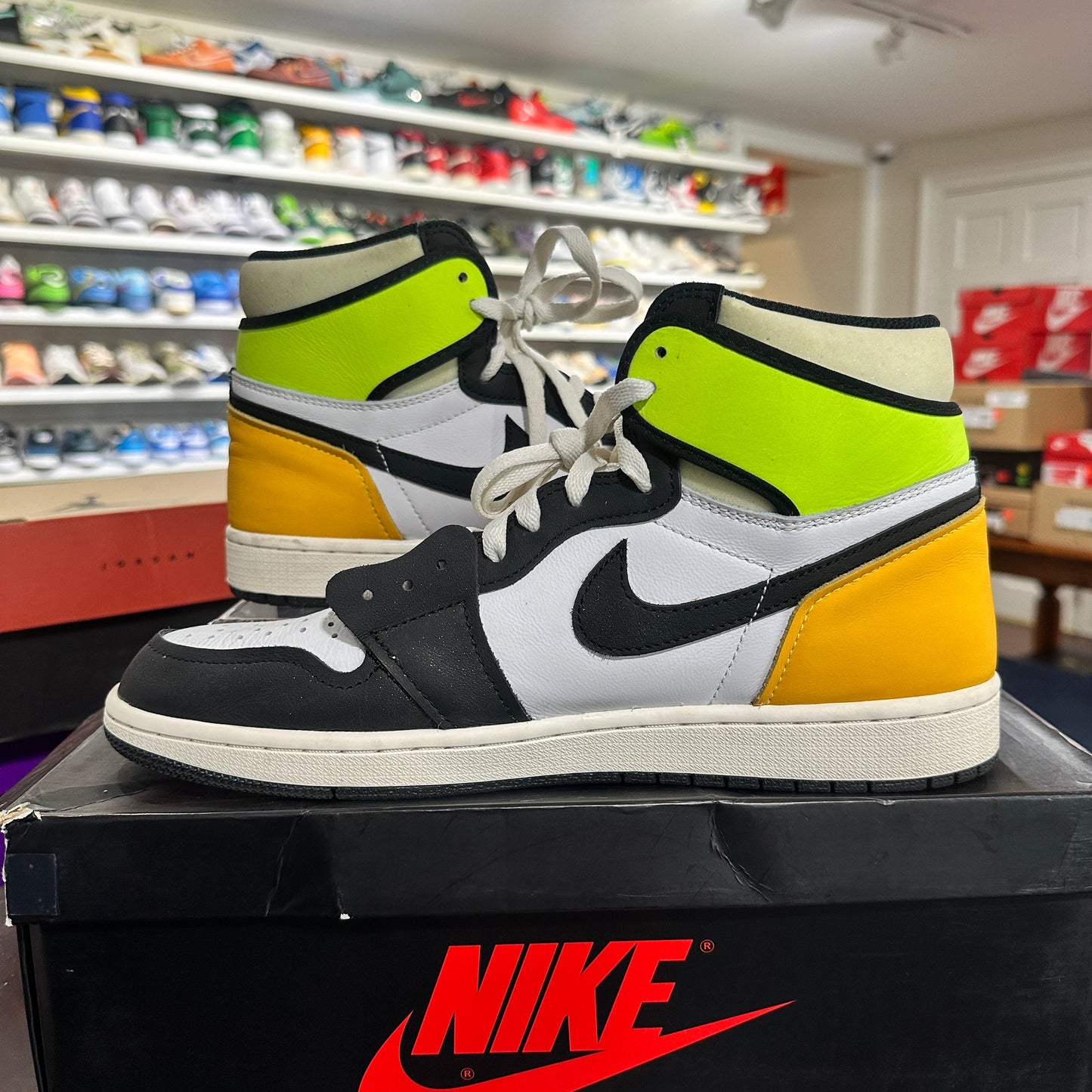 *USED* Jordan 1 Volt (Size 11)