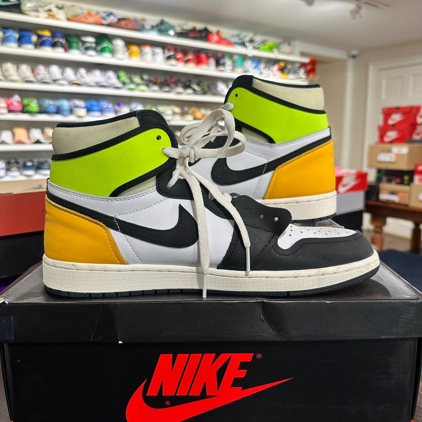 *USED* Jordan 1 Volt (Size 11)