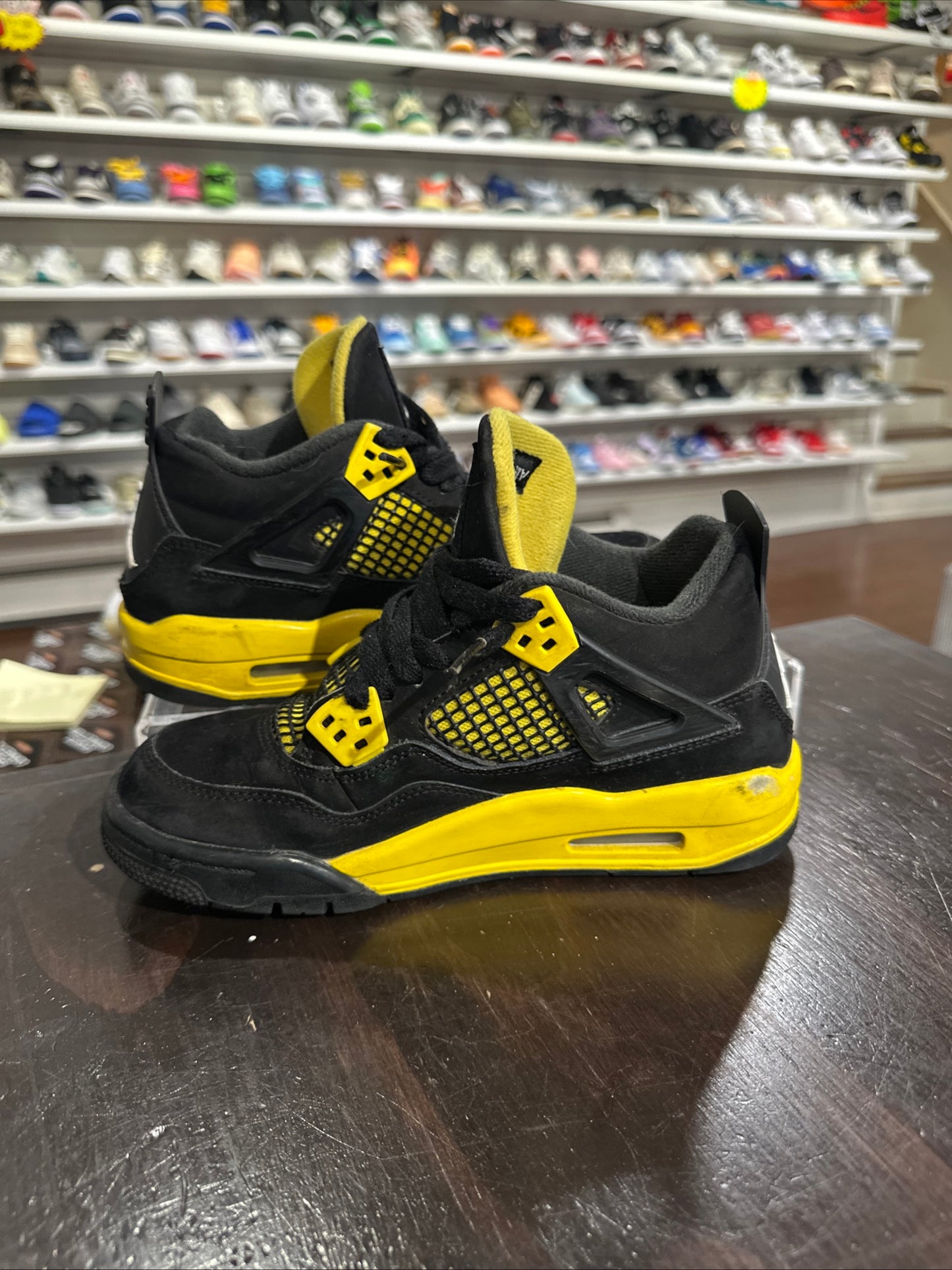 *USED* Air Jordan 4 Thunder (size 4Y) NO BOX