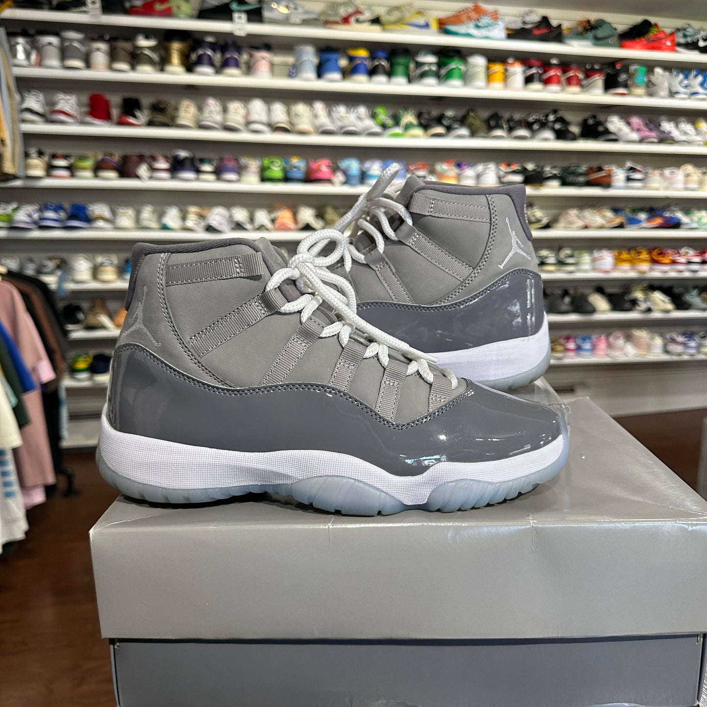 *USED* Jordan 11 Cool Grey (size 9)