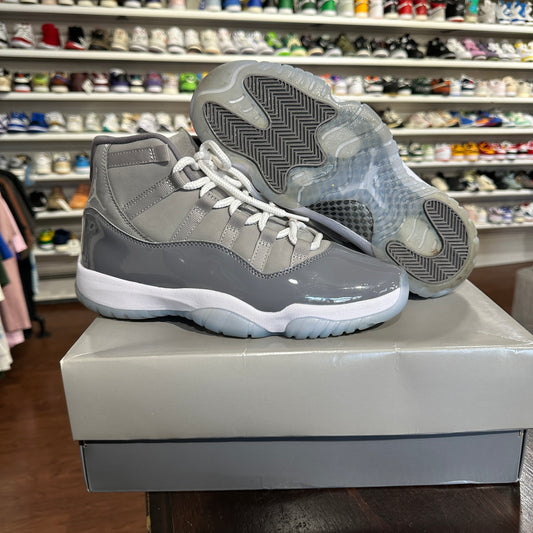 *USED* Jordan 11 Cool Grey (size 9)