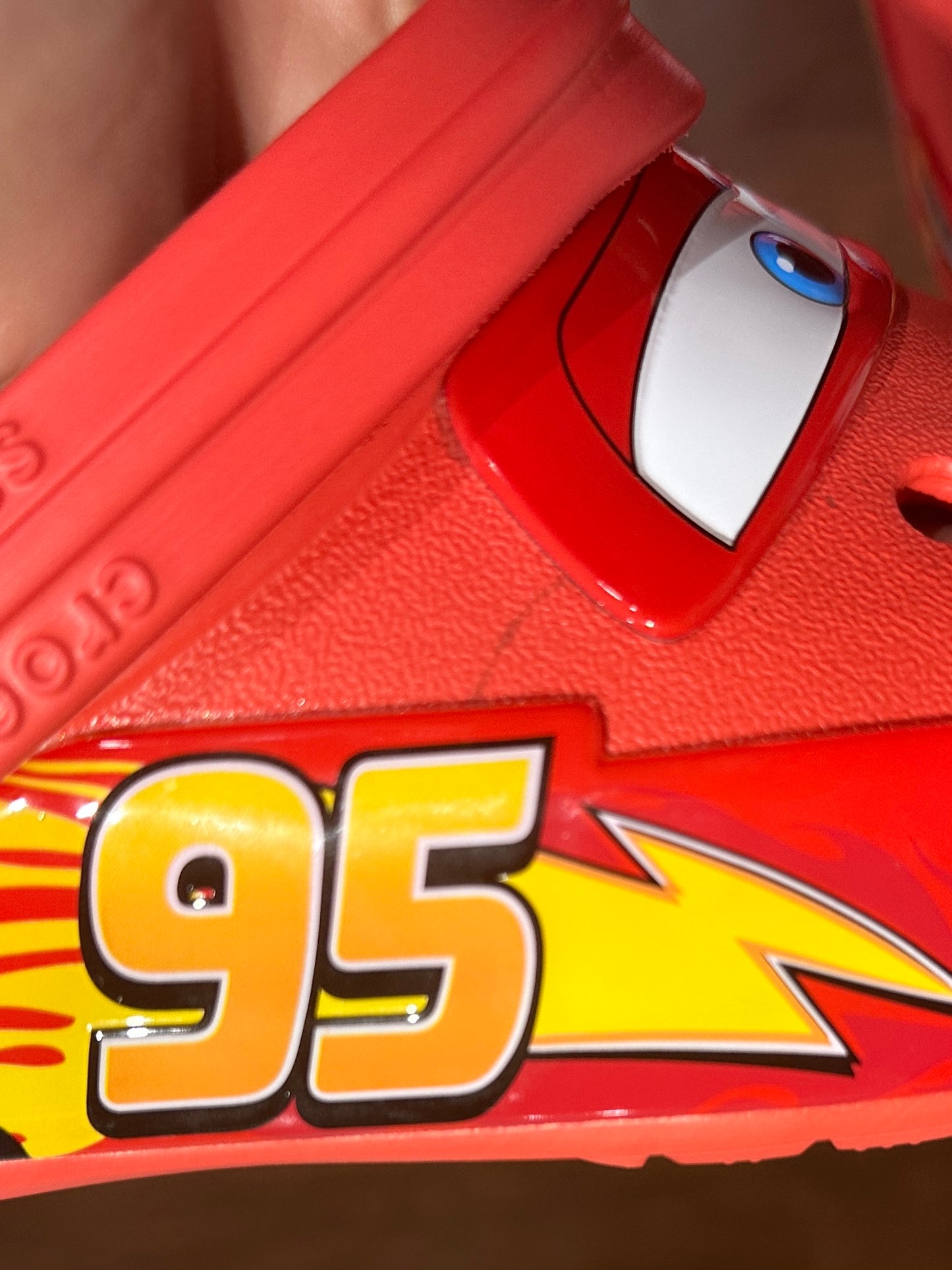 Crocs Classic Clog Lightning McQueen Cars (LIGHT UP)(MINOR SCRATCH)