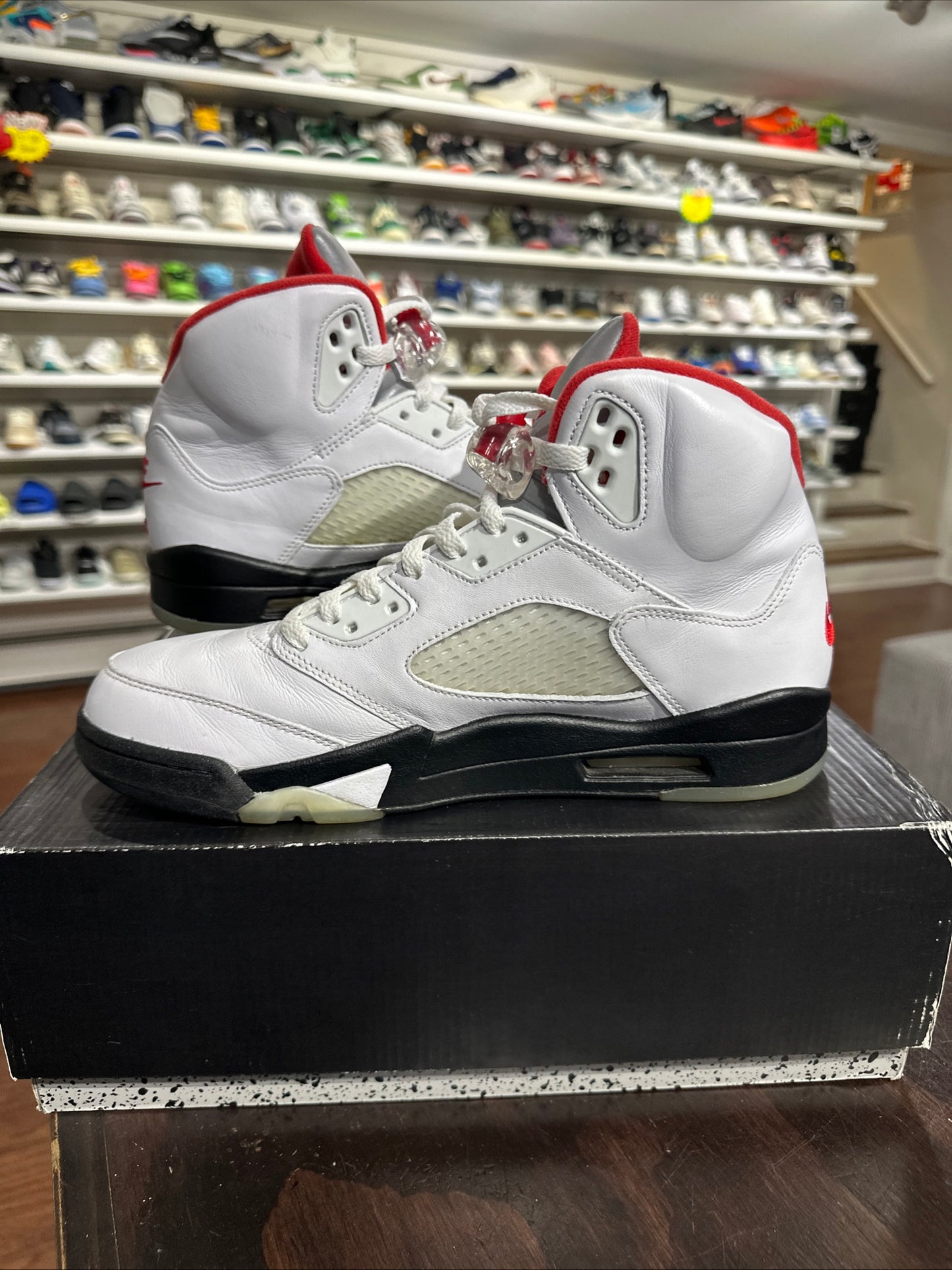 *USED* Jordan 5 Fire Red (size 10)