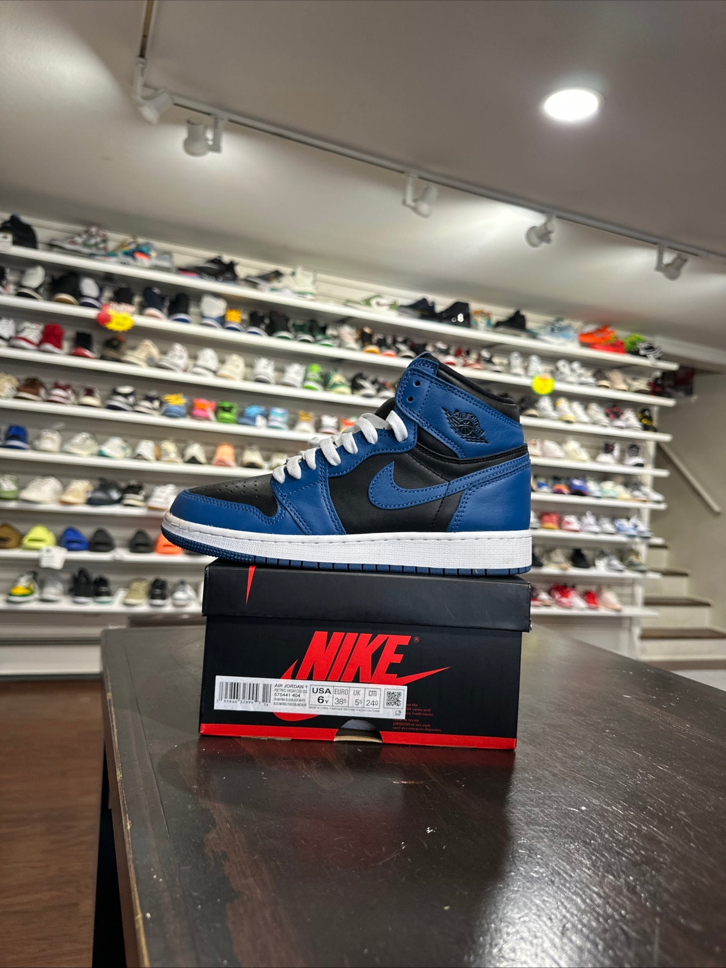 *USED* Jordan 1 Marina Blue (size 6Y)