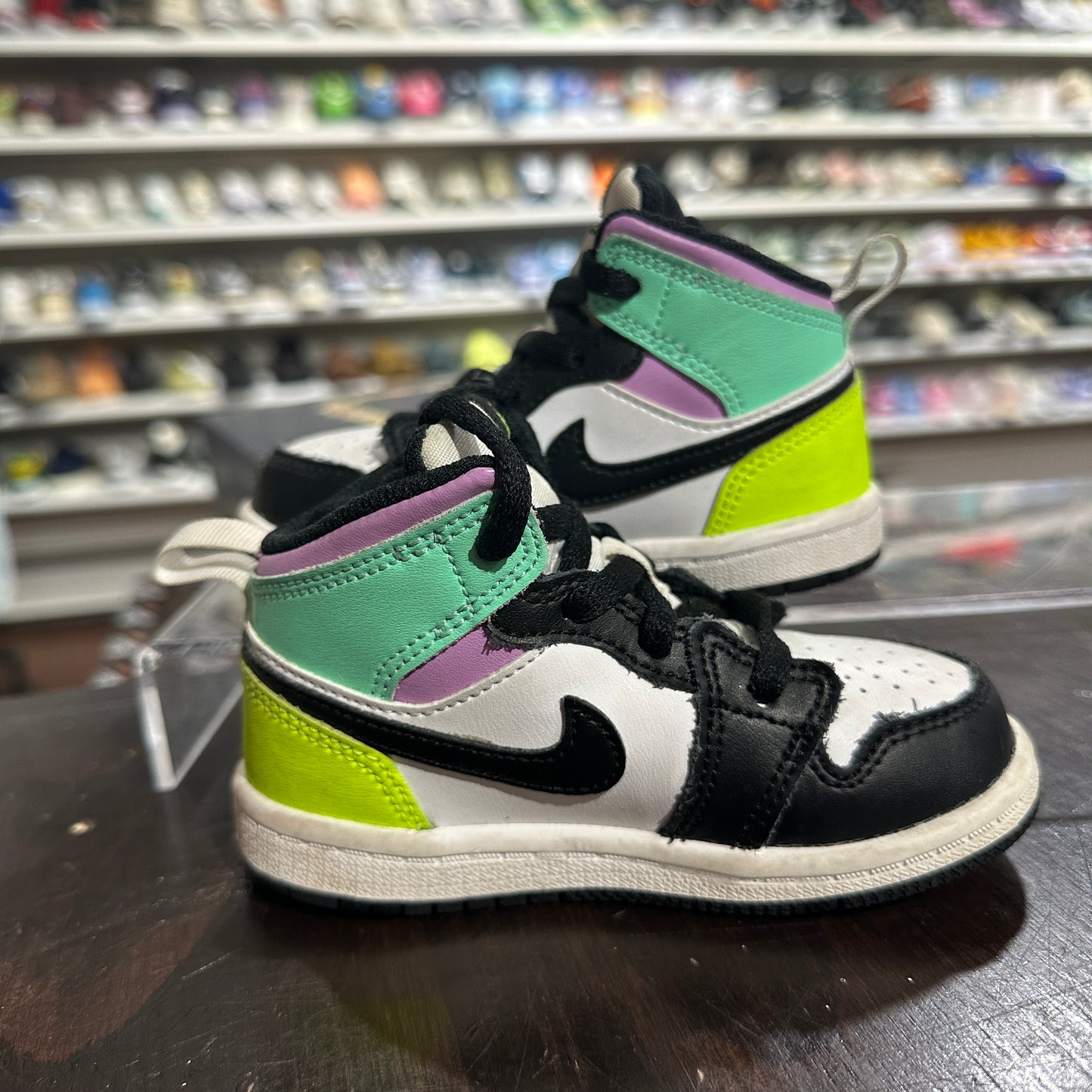 *USED* Jordan 1 Mid Pastel Black Toe (Size 7C)