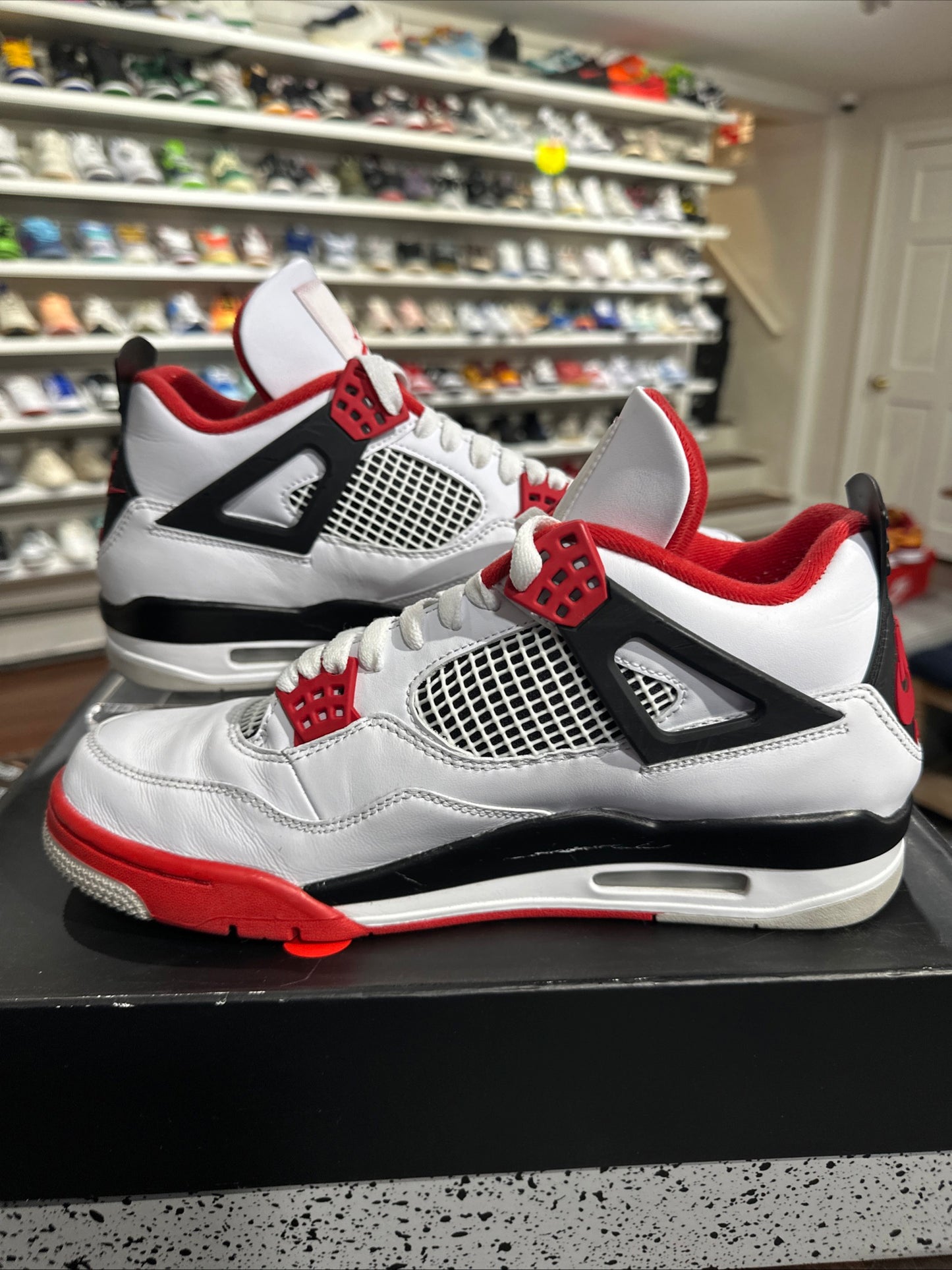 *USED* Jordan 4 Fire Red (size 10)