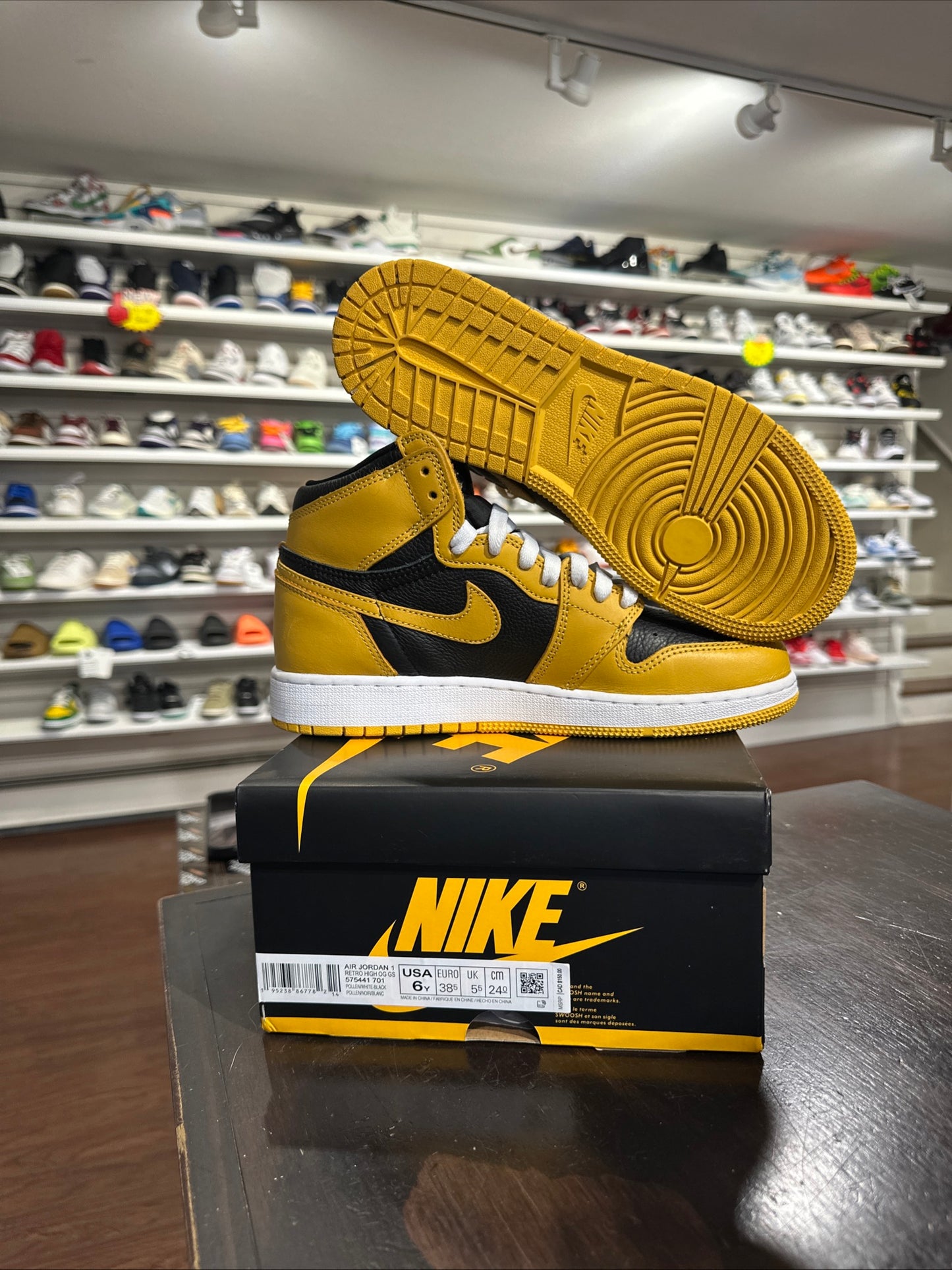 *USED* Jordan 1 Pollen (size 6Y)
