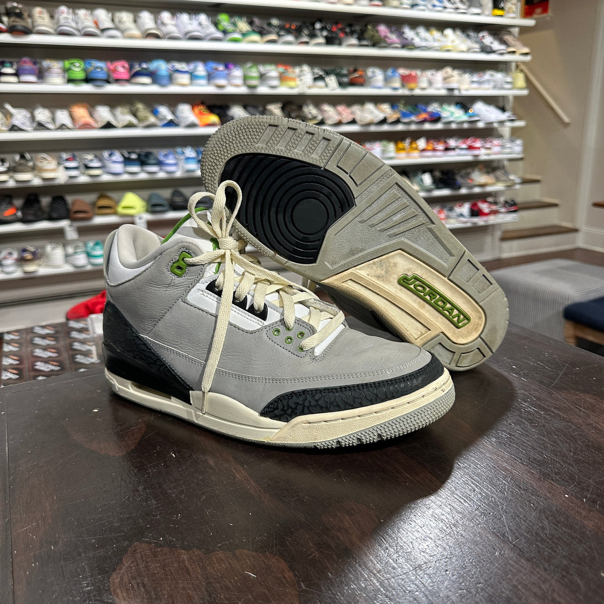 Size 11.5 - Air Jordan 3 Retro Chlorophyll USED* Jordan 3 Chlorophyll (size 11)(NO BOX) – Sports Connection main image 3