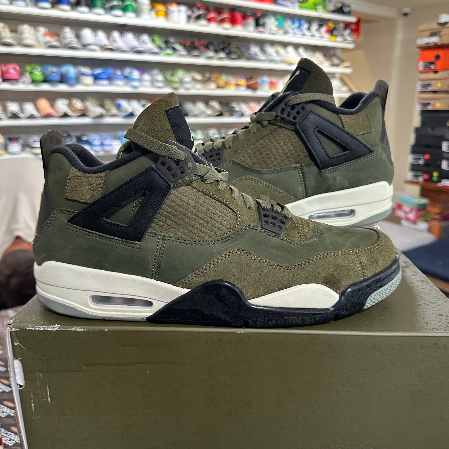 *USED* Jordan 4 Olive Craft (SIZE 11)