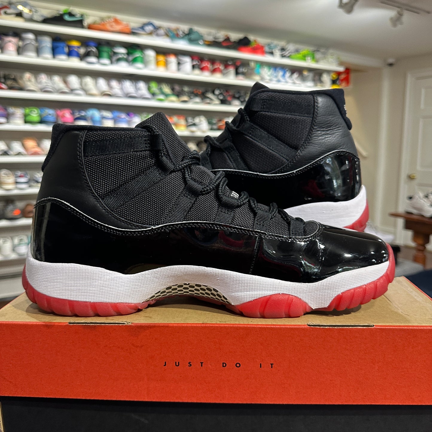 *USED* Air Jordan 11 Playoff Bred (2019) (size 13)