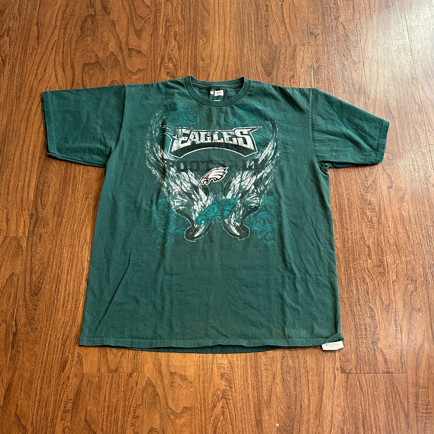 *VINTAGE* Eagles Football Green Multi Color Logo Tee (Fits Extra Large)