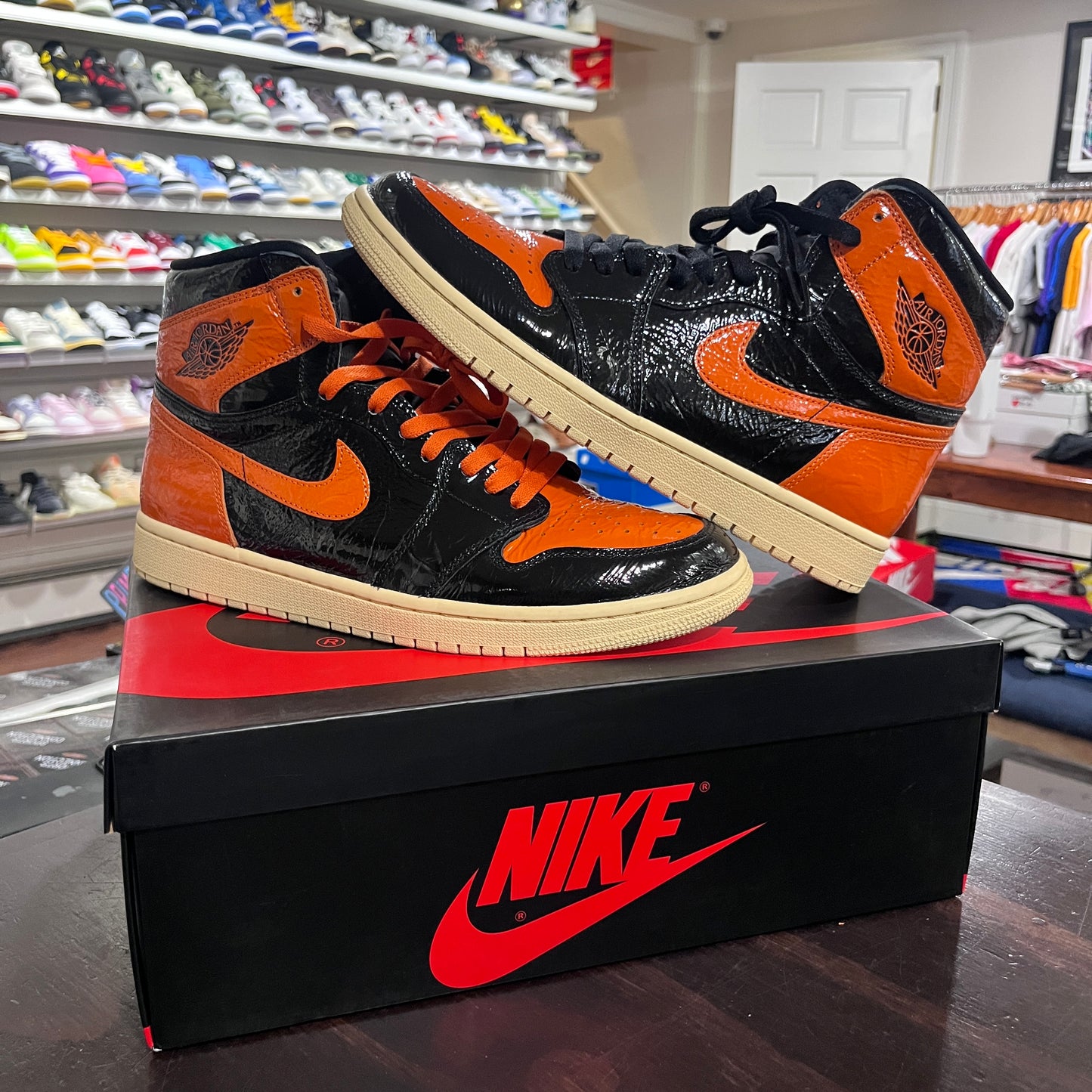 *USED* Air Jordan 1 High Shattered Backboard 3.0 (size 10)(VNDS)