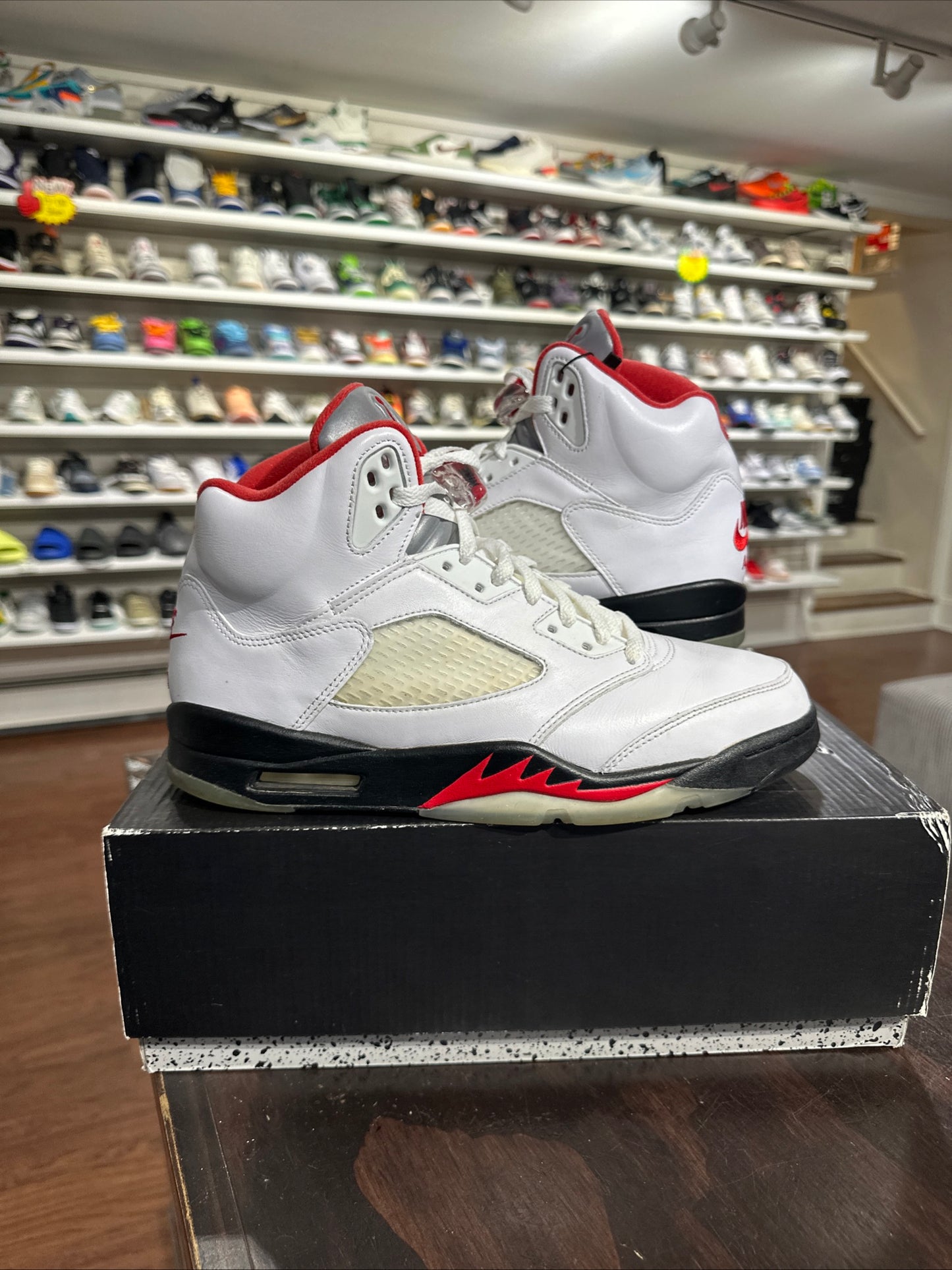 *USED* Jordan 5 Fire Red (size 10)