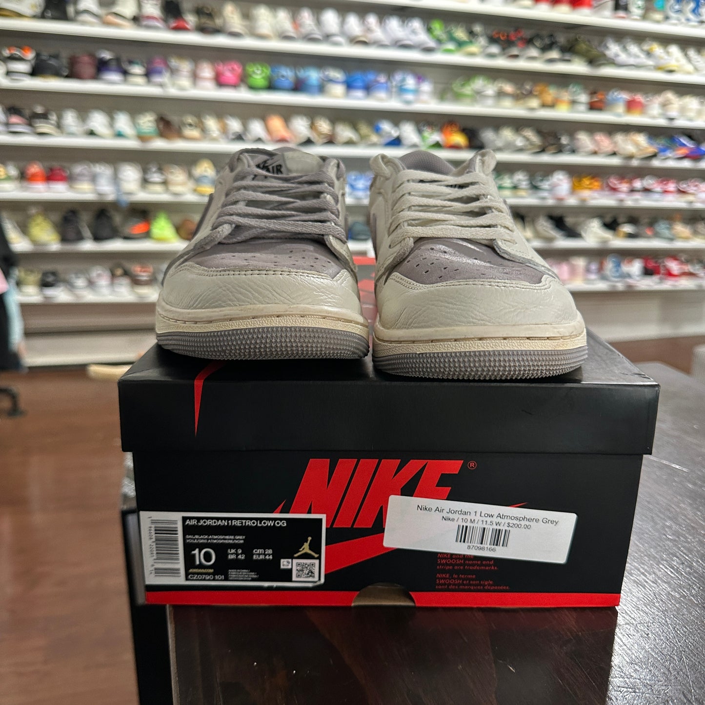 *USED* Jordan 1 low Atmosphere Grey (Size 10)