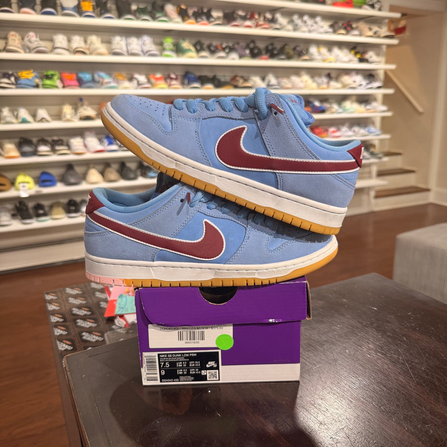 *USED* Nike SB Philadelphia Phillies (size 7.5)