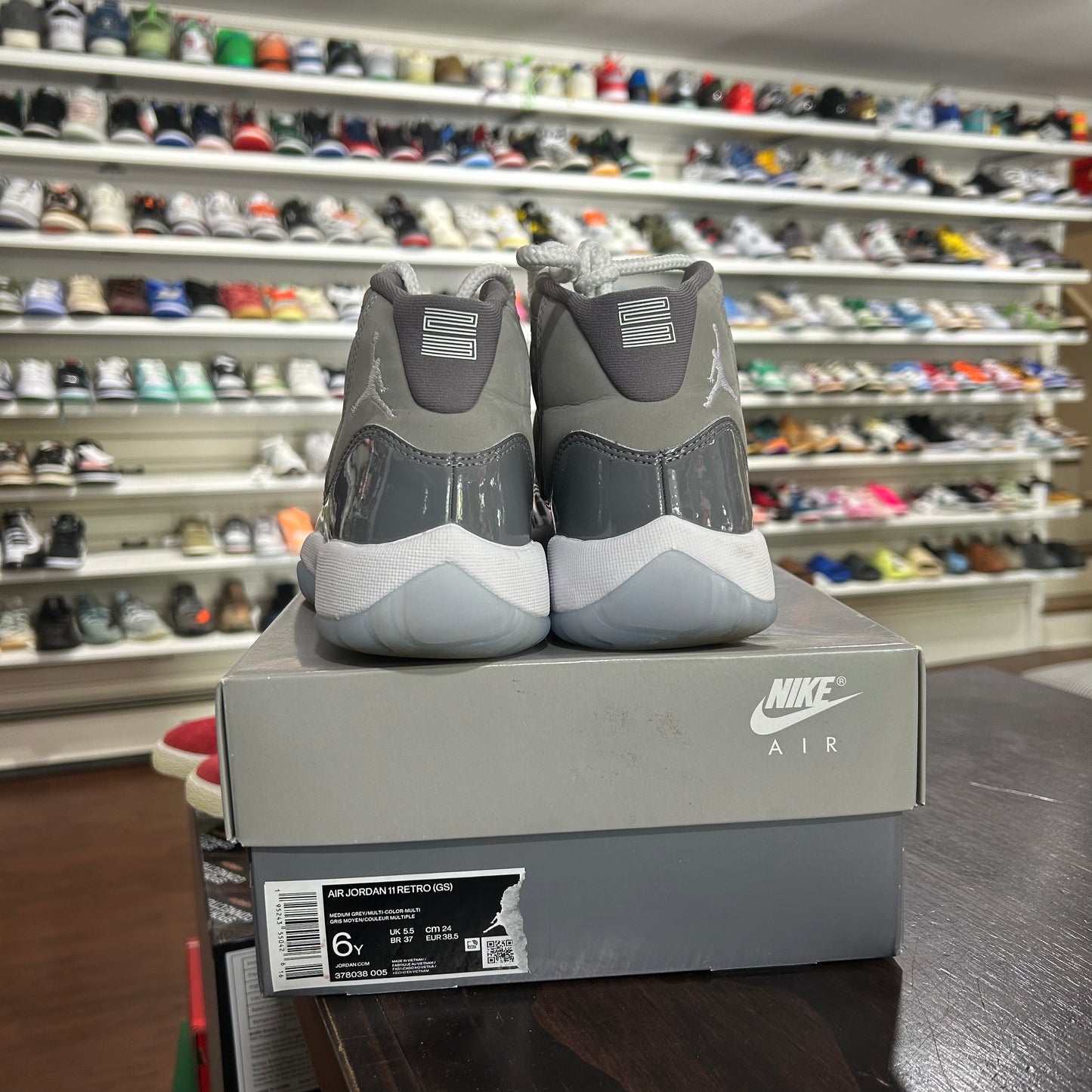 *USED* Air Jordan 11 Cool Grey (Size 6Y)