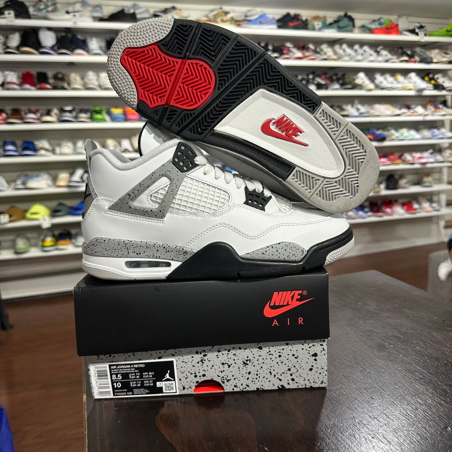 *USED* Jordan 4 White Cement (Size 8.5)