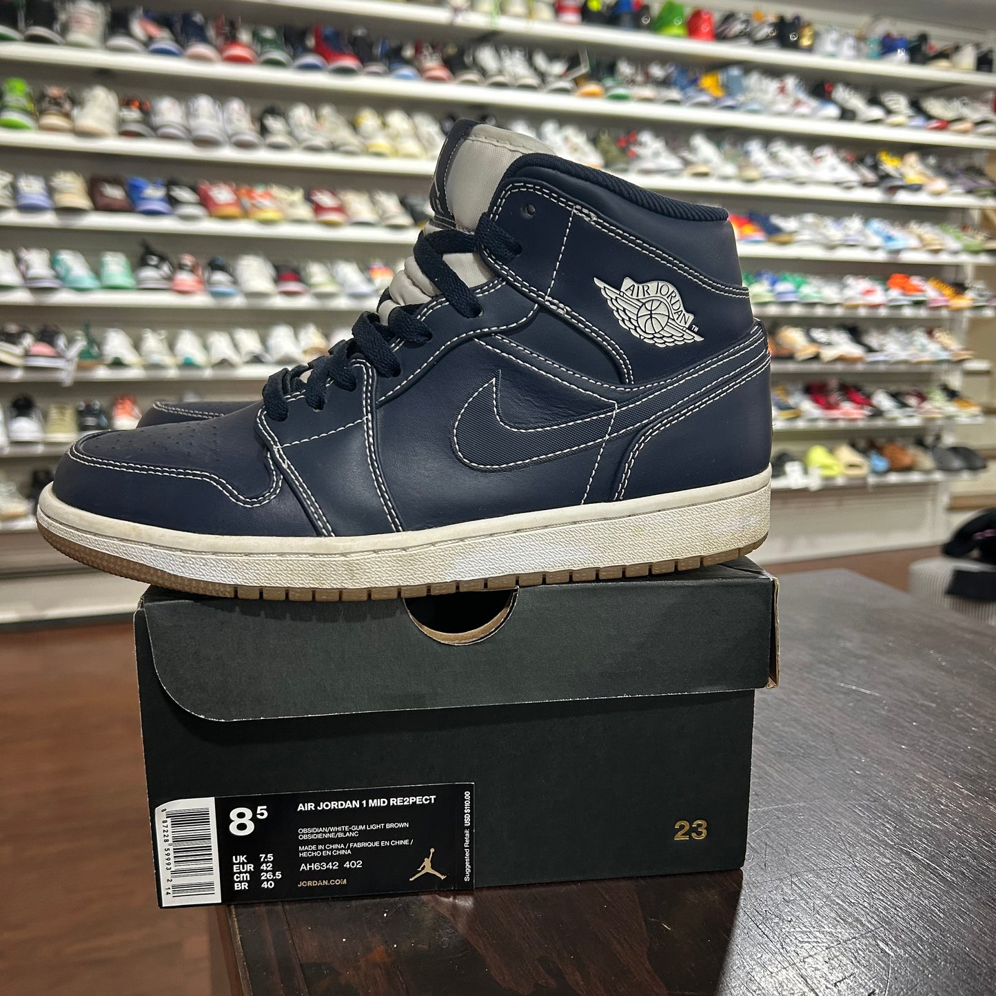 *USED* Jordan 1 Mid Derek Jeter RE2PECT