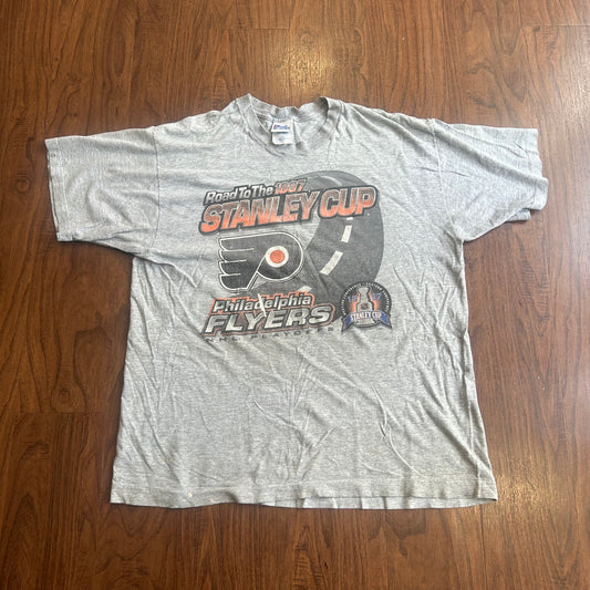 *VINTAGE* 1997 Road To The Stanley Cup Tee (FITS SMALL/MEDIUM)