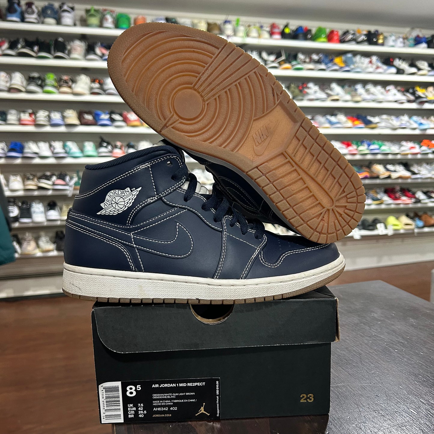 *USED* Jordan 1 Mid Derek Jeter RE2PECT