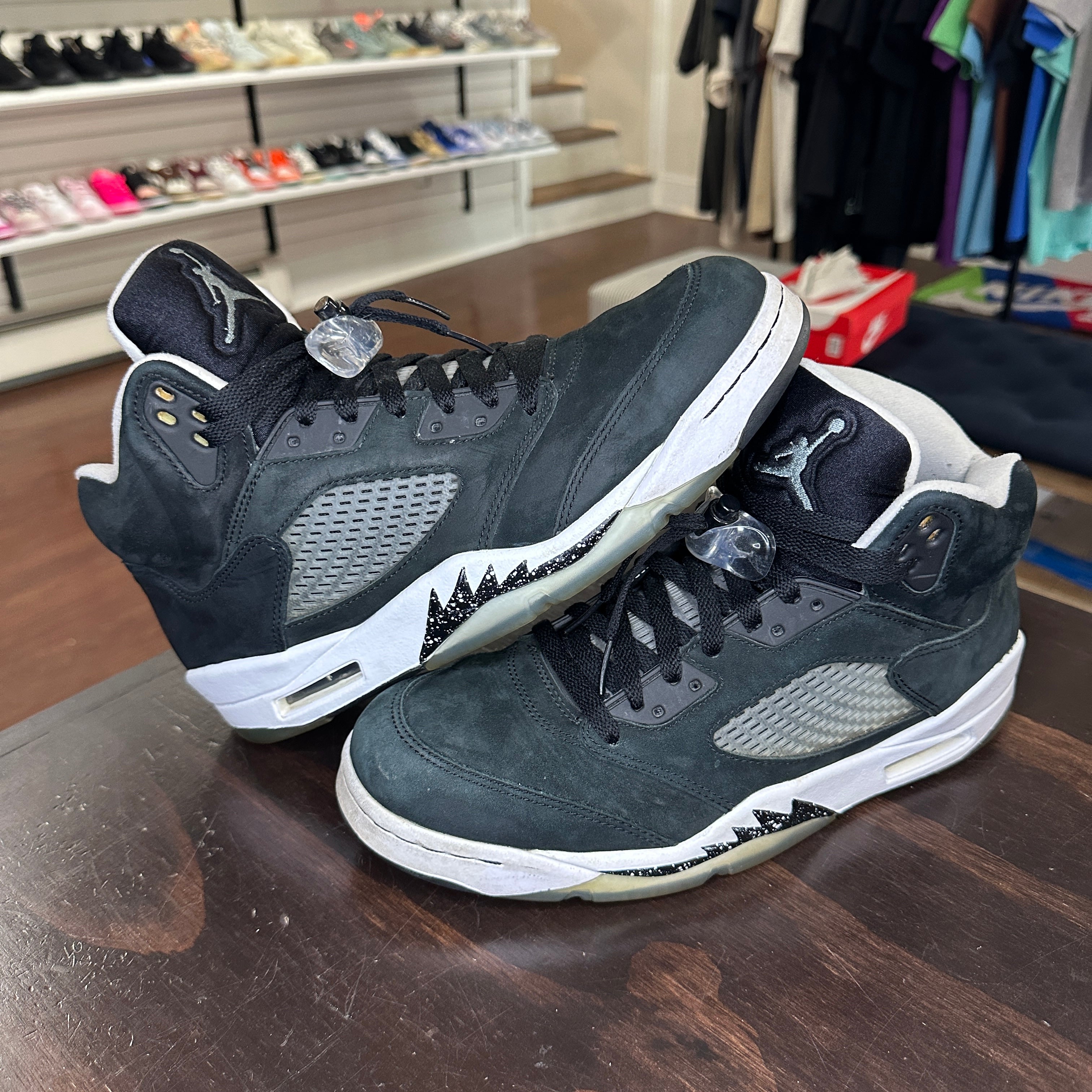 *USED* Jordan 5 Oreo (2013) No Box (size 10.5) â Sports Connection