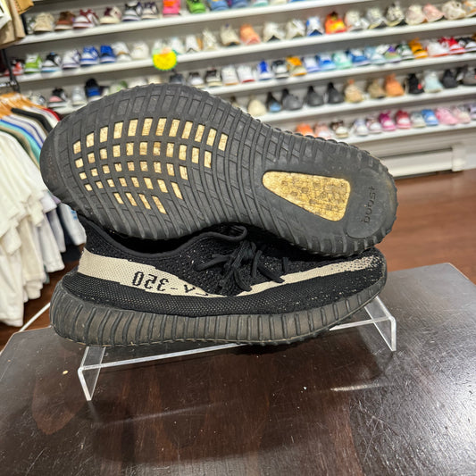 *USED* Yeezy 350 Oreo (Size 11)