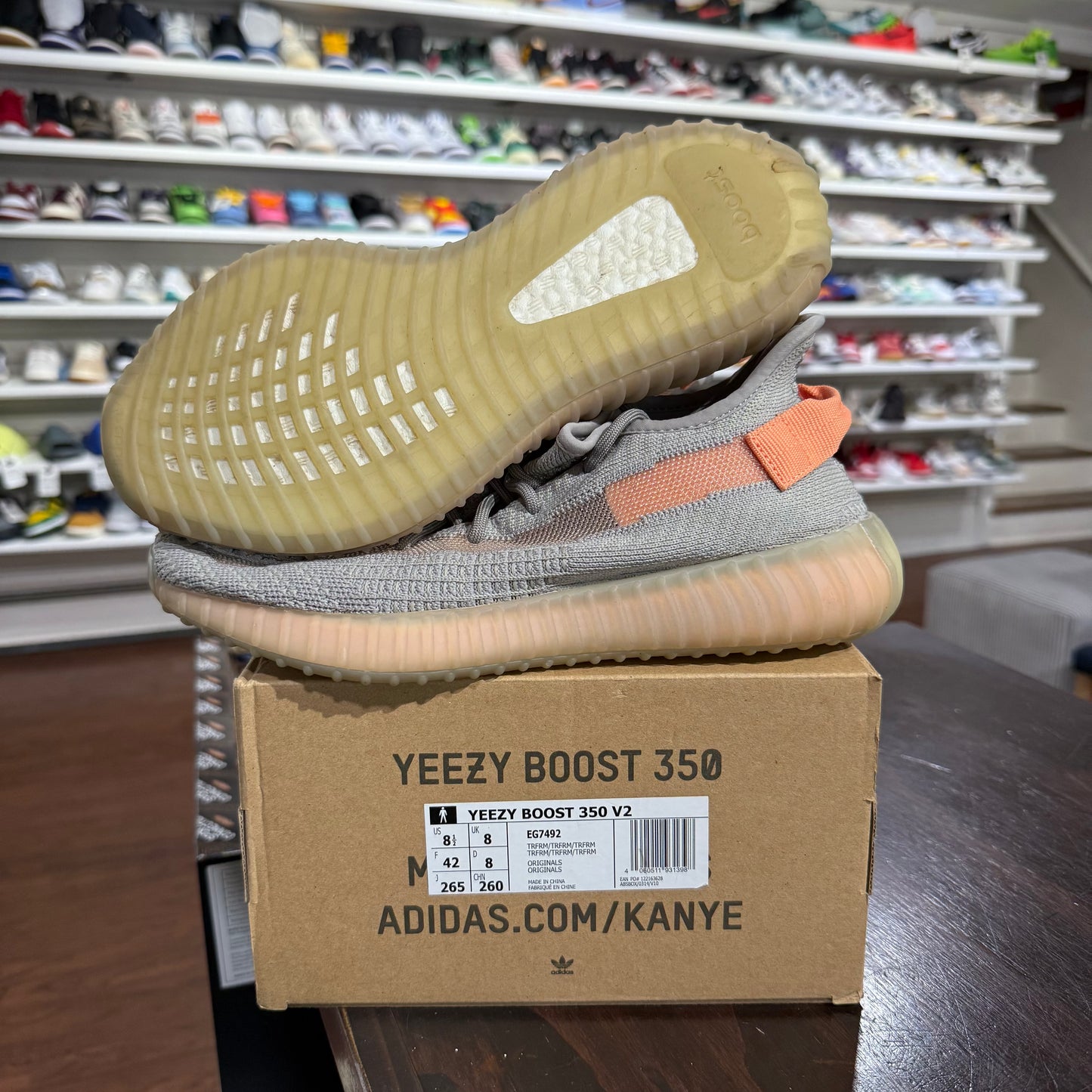 *USED* Yeezy True Form (8.5)