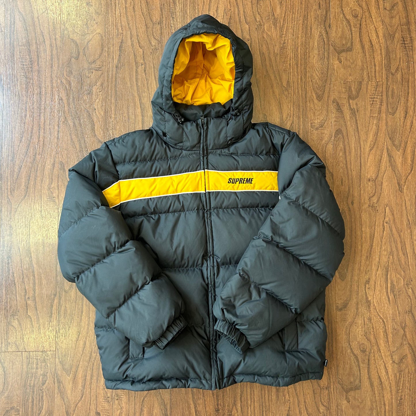 Supreme puffer jacket black sales