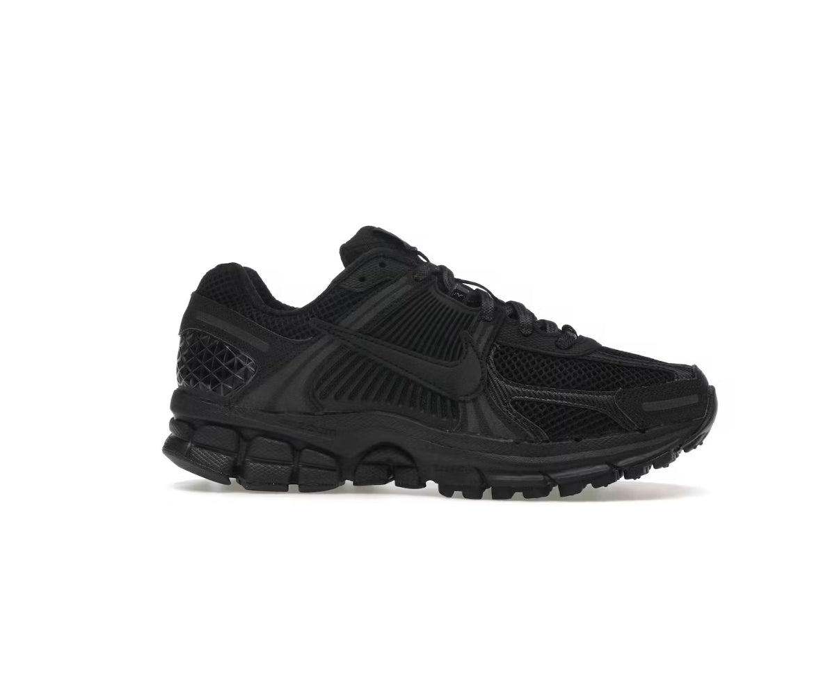 Nike Zoom Vomero Triple Black