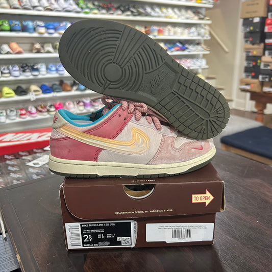 *USED* Dunk Low Social Status Free Lunch Strawberry Milk (SIZE 2.5Y)