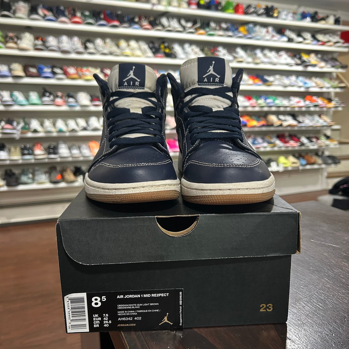 *USED* Jordan 1 Mid Derek Jeter RE2PECT