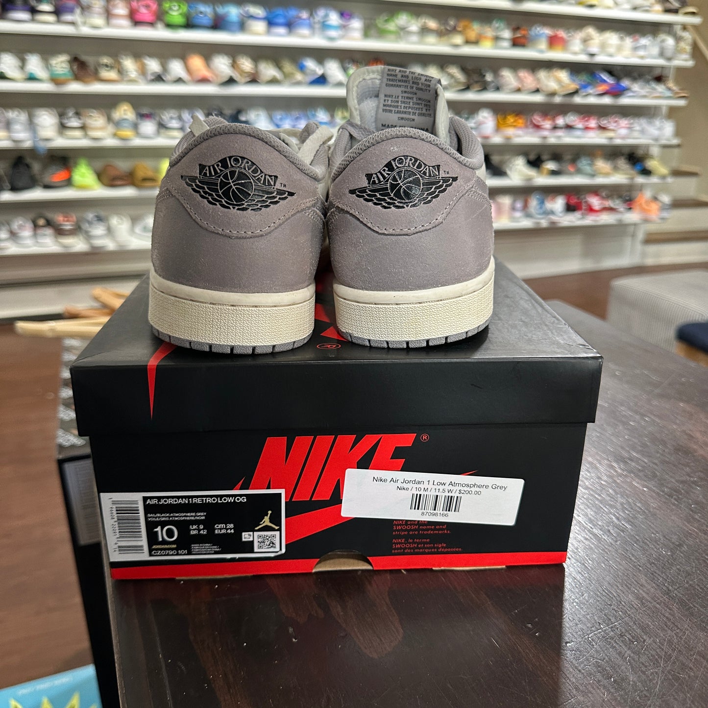 *USED* Jordan 1 low Atmosphere Grey (Size 10)