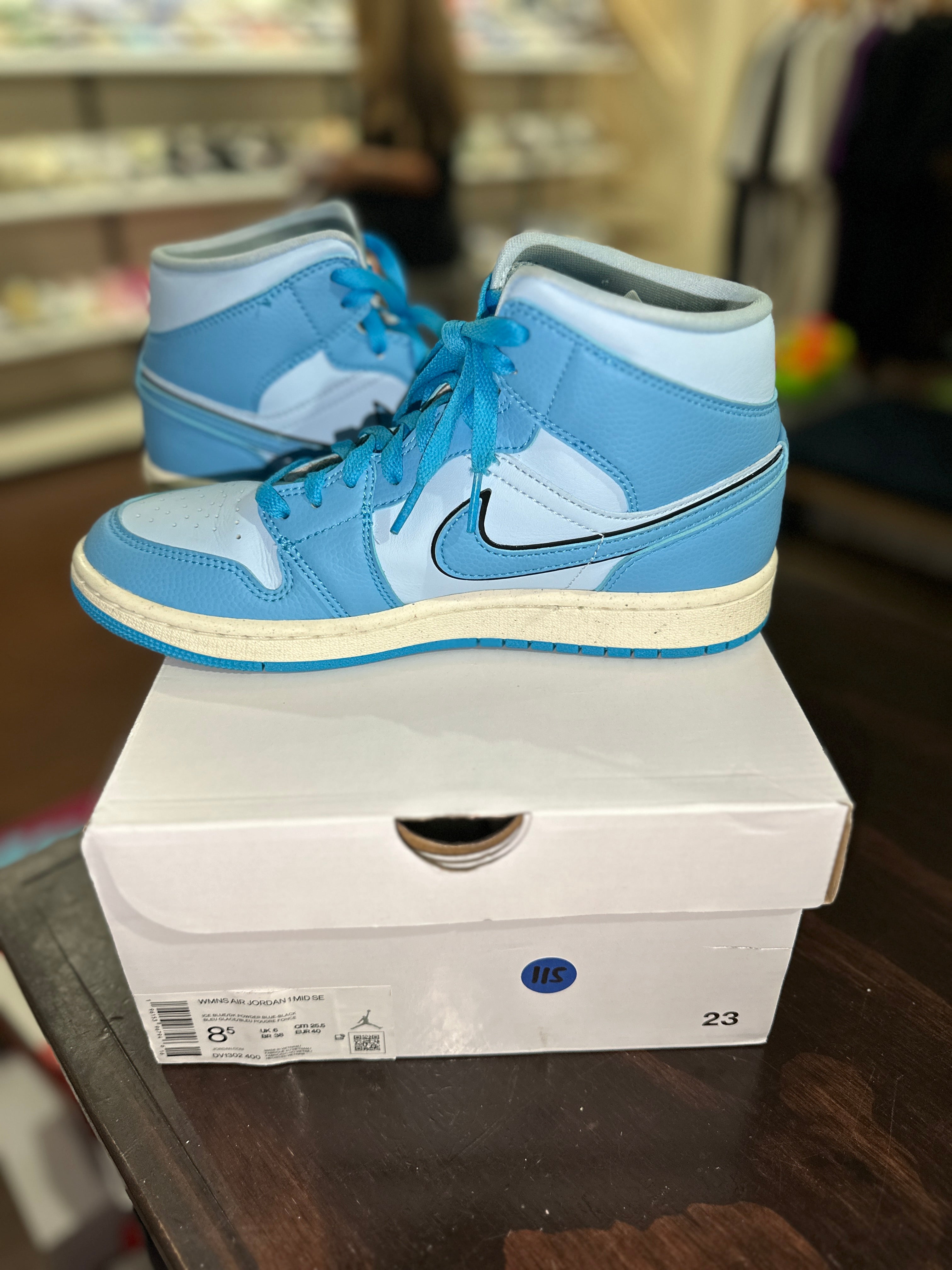 Nike air jordan 1 mid unc white powder outlet blue